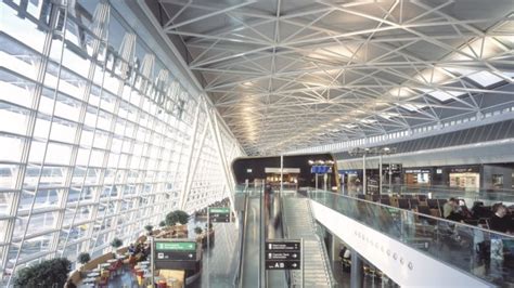 Airport review: Zurich Airport (ZRH), Switzerland is clean, spacious and efficient