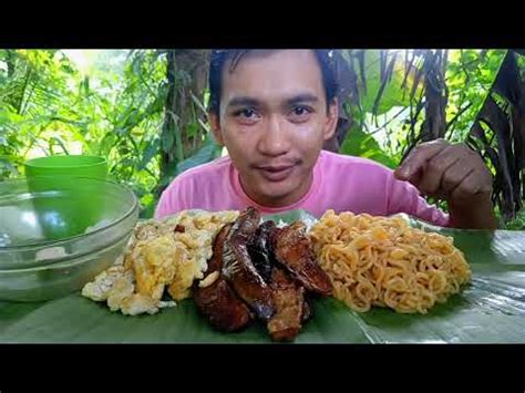 ALMUSAL: tortang talong na may crispy fry, pancit canton, scrambled eggs.. Mukbang - YouTube