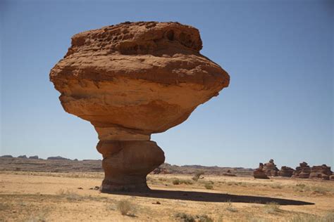 Mushroom Rock standing all alone on an empty plain | Mushroom Rock | Abu Rakah | Travel Story ...