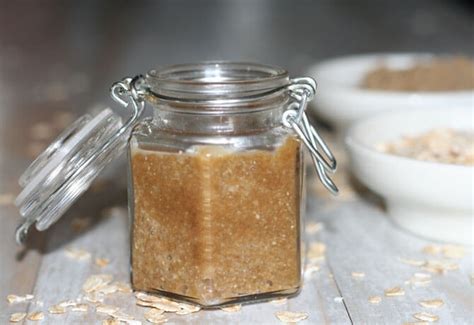 DIY Oatmeal and Brown Sugar Exfoliating Facial Scrub | Pronounce | Scratch Mommy