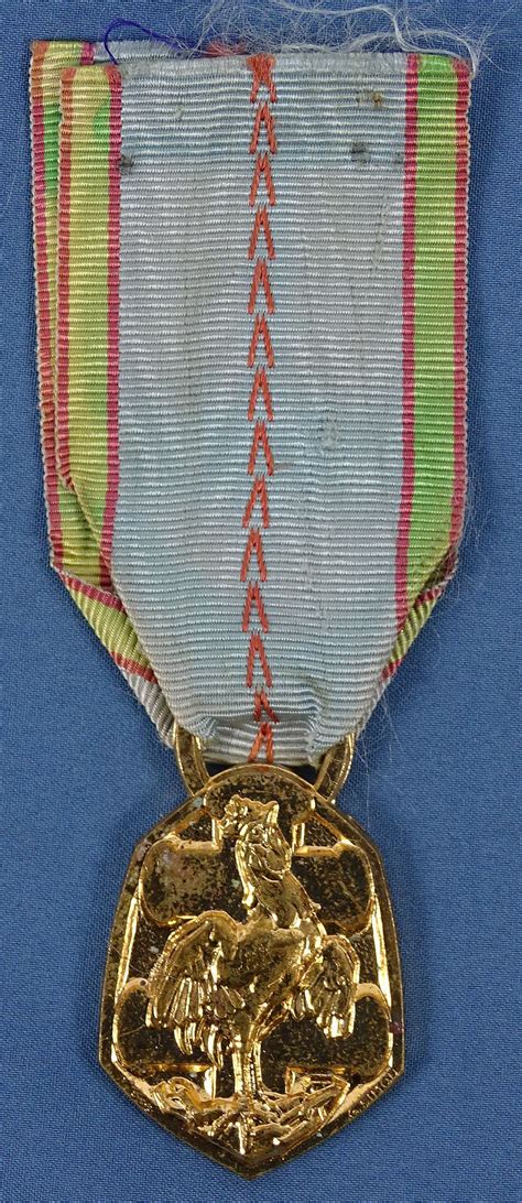 French World War II 1939–1945 Commemorative War Medal – Griffin Militaria