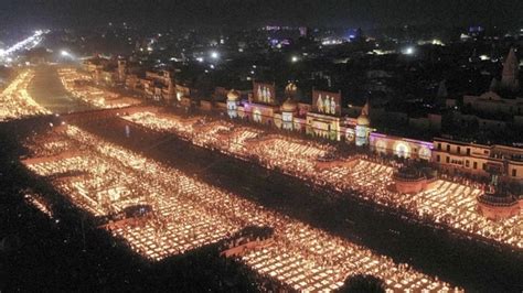 Diwali 2021: Ayodhya glitters with diyas as state observes Deepotsav ...