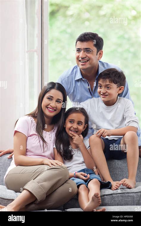 Indian family portrait hi-res stock photography and images - Alamy