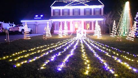 2023 Christmas light displays in central Pa.: Where to see the shows