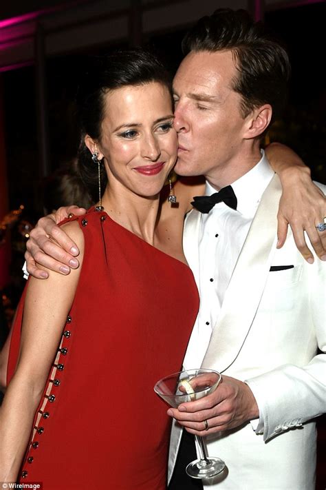 Benedict Cumberbatch swigs from a hip-flask during Oscars ceremony ...