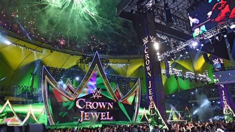 Which was the first ever women's match at WWE Crown Jewel? | Wwe, Crown ...