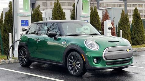Shopping for An Electrical Mini Cooper SE & Highway-Tripping It House - Auto Recent