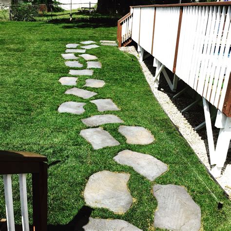 Stepping Stone Walkway | Backyard Landscaping Designs