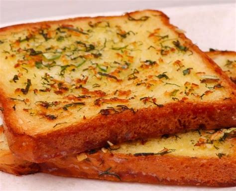 Egg and Cheese Toast | Cheese toast, Toast recipes, Cheese eggs