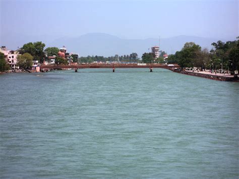 File:River Ganga at Haridwar.JPG - Wikimedia Commons