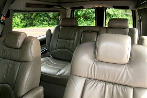 GMC SAVANA - gmc-savana-passenger_interior_3.jpg