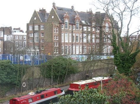 Primrose Hill Primary School © David Purchase :: Geograph Britain and ...