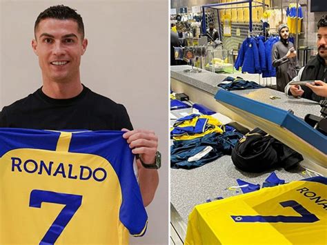 Áo đấu Al Nassr in Ronaldo 7 cháy hàng khủng khiếp – lugisport