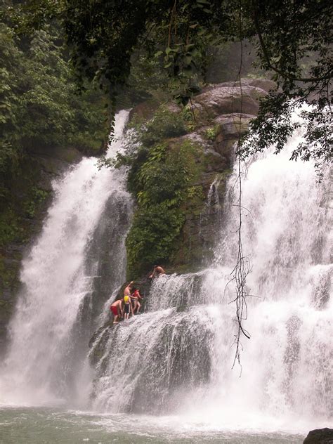 EXTREME CLIFF JUMPING ADVENTURE - Jaco Canyoning