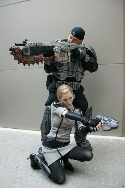 Marcus Fenix and Anya Stroud Gears of War Cosplay [pics] | Fanboy Fashion