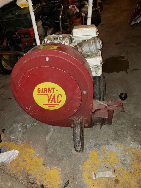 Giant vac leaf blower for Sale in Bloomfield, CT - OfferUp