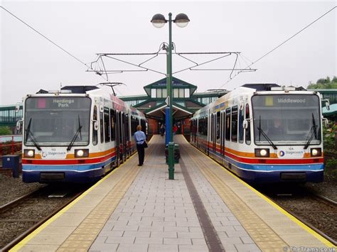 Picture of Sheffield Supertram tram stop at Meadowhall : TheTrams.co.uk