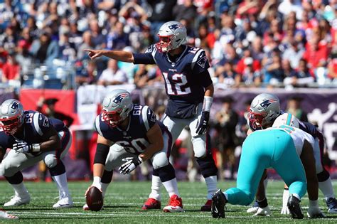 Patriots defeat Dolphins, 38-7