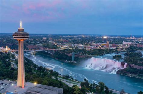 Niagara Falls Walking Tour and Skylon Tower | Vox City