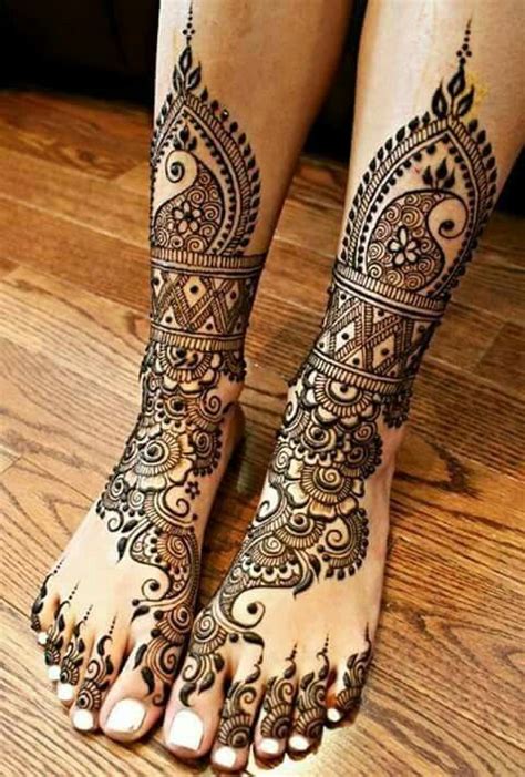 Best Wedding Henna Designs To Achieve Traditional Looks | FashionGlint