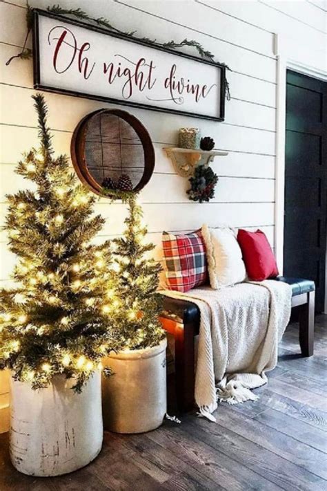 40++ Farmhouse front porch christmas decor inspiration | dynastyfarmhouse