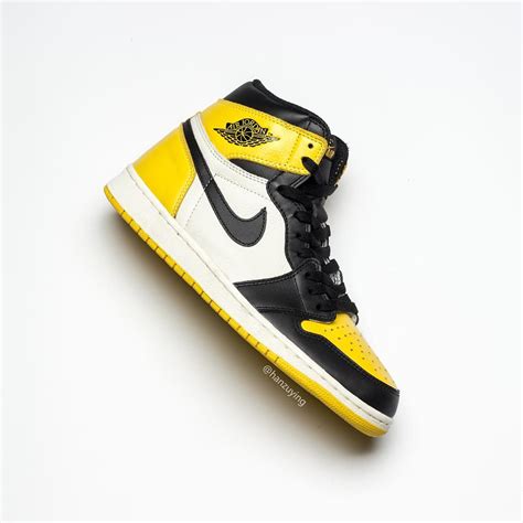 Air Jordan 1 High "Yellow Black Toe"