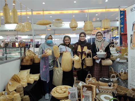 DISKOPUKM - Pameran Merupakan Media Yang Tepat Bagi Pelaku UMKM Guna Mempromosikan Produknya