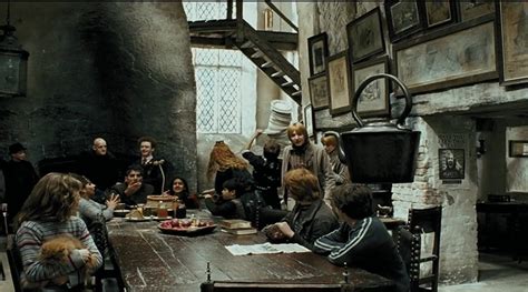 Potterheads to soon get a magical pub, just like The Leaky Cauldron | Food-wine News - The ...