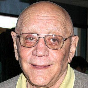 Jerry Tarkanian - Bio, Family, Trivia | Famous Birthdays