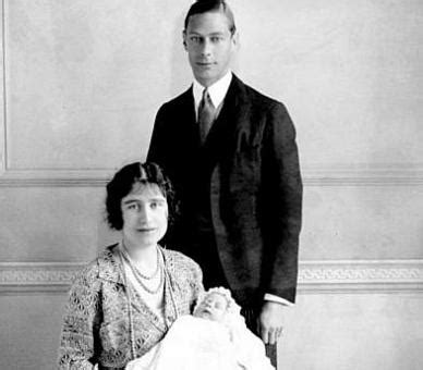 Queen elizabeth ii and parents - La Reine Elizabeth II photo (34674342 ...