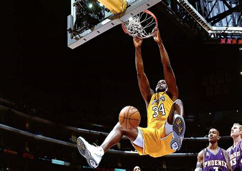 Shaquille O Neal Dunking