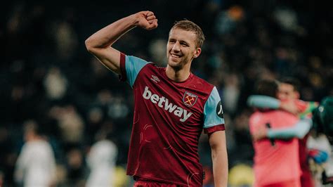 Tomáš Souček signs new West Ham United contract | West Ham United F.C.