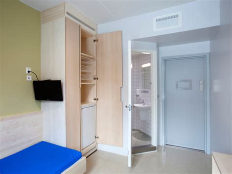 Photos of maximum-security prisons in Norway and the US reveal the ...