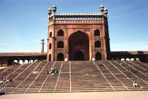 Jama Masjid (Delhi) | Exterior view of gate. | Archnet