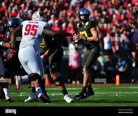 Pasadena, CA. 01st Jan, 2020. Oregon Ducks quarterback Justin Herbert ...