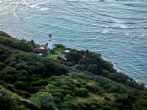 Hiking Diamond Head, Oahu, Hawaii - littlegrunts.com