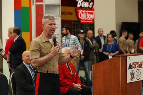 Marine Gen. Smith: ’Expeditionary Foraging’ a Component of Light, Mobile Logistics - Seapower