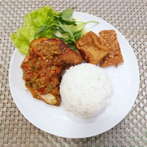 Resep Ayam Penyet Sederhana, Pedesnya Nampol - TOPWISATA