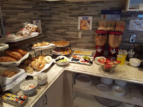 Stay for Breakfast | Bayside Inn & Waterfront Suites Kingston ...