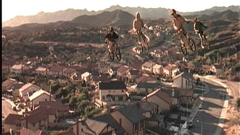 Ride in the Sky Scene (1982 Version) from E.T. The Extra Terrestrial (1982) - YouTube