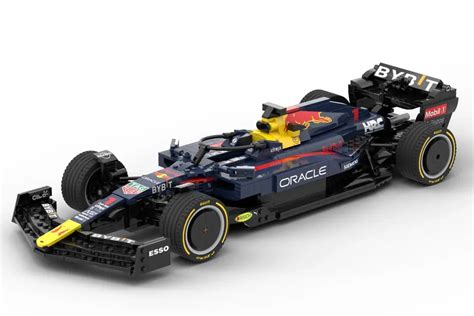 LEGO Ideas Red Bull Racing F1 Team RB18 1:12 Scale Achieves 10,000 ...