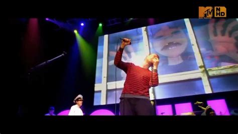 Gorillaz - Feel Good Inc. (Live @ London's Roundhouse) - YouTube