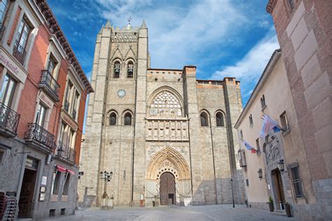 14 Most Amazing Churches in Spain (with Map & Photos) - Touropia