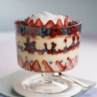 Lady fingers pudding berries | Berry trifle, Desserts, Free desserts