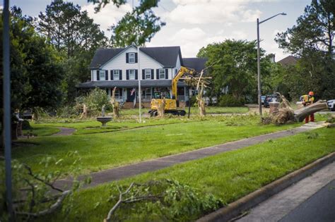 Tornado strikes Virginia Beach, damaging homes and disrupting power