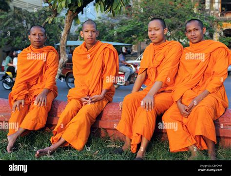 Group of young monks. Phnom Penh, Phnom Penh, Cambodia, South-East Asia, Asia Stock Photo - Alamy