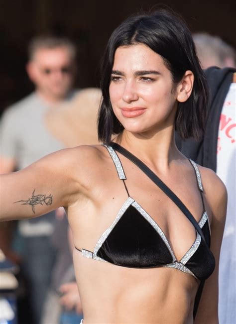 Dua Lipa : r/CelebrityArmpits