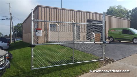 Linear Double Swing Gate Opener - 12 Volt (1300 lbs./32 ft.) | Hoover Fence Co.