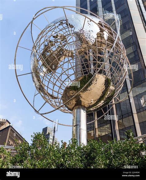 World globe sculpture hi-res stock photography and images - Alamy