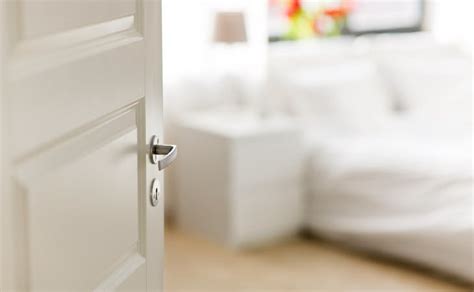 Sleep With Bedroom Door Open or Closed: Which One Is Better? | Saatva